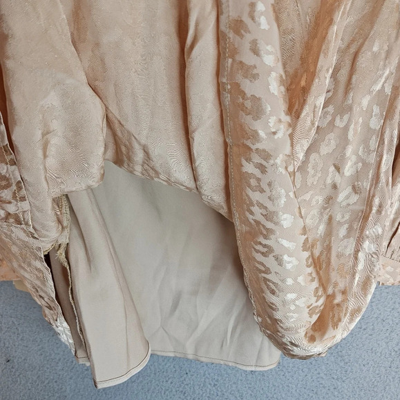 Privacy Please Womens Mini Dress Sz M Ella Beige Subtle Leopard Print - Picture 8 of 13